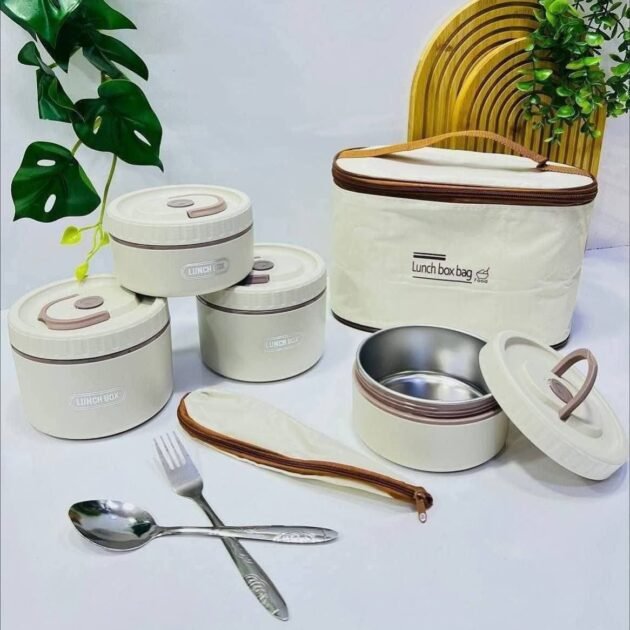 🍱 لانش بوكس عملي وأنيق… خليك دايمًا منظم!