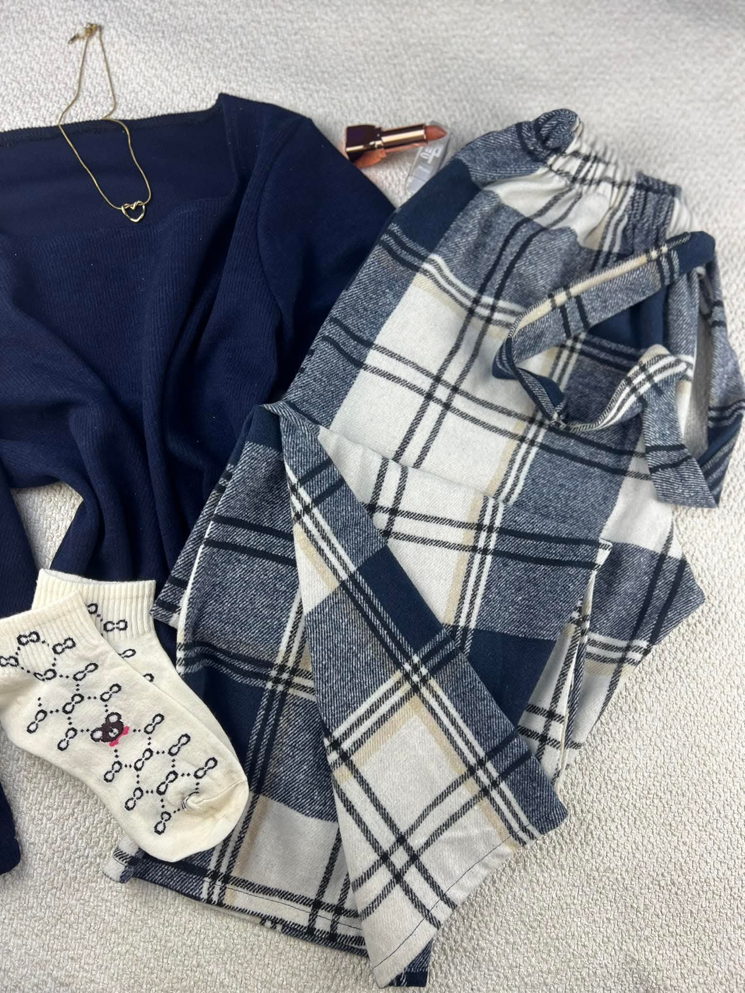 Rafik Shopping Dz
✨ أناقة ودفء في قطعة واحدة 🤍 ✨
بيجامة خريفية راقية بتصميم أنيق وتفاصيل ناعمة، مع لمسة الفرو على الأكمام تزيدها فخامة 😍
🔥 موديل توندونس ومميز
🤍 خامة عالية مريحة وناعمة
✨ تصميم أنيق يليق بالذوق الراقي
📦 متوفرة بالجملة و تجزئة
🚚 توصيل إلى 69 ولاية
💰 الدفع عند الاستلام
✅ تفقدي السلعة قبل الدفع
📲 للطلب والاستفسار و توصلوا معنا واتساب
0781382531 | 0557482513
Rafik Shopping Dz — الجودة والأناقة في مكان واحد 🤍 - الصورة 4